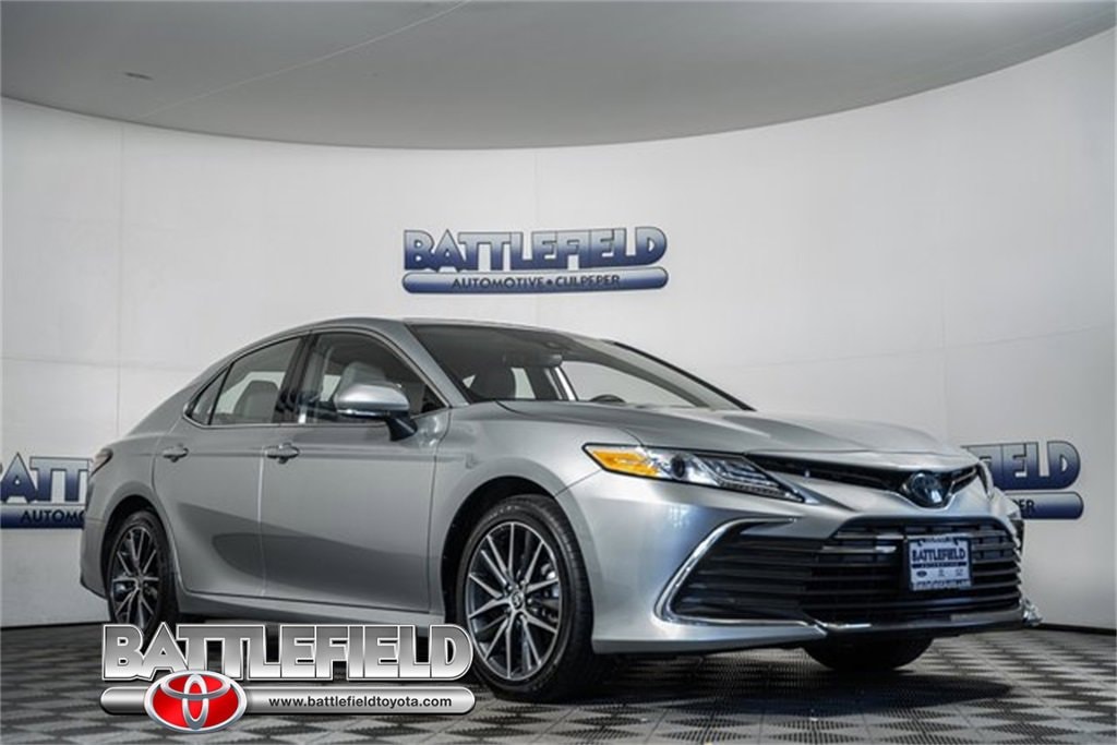 2023 Toyota Camry Hybrid XLE