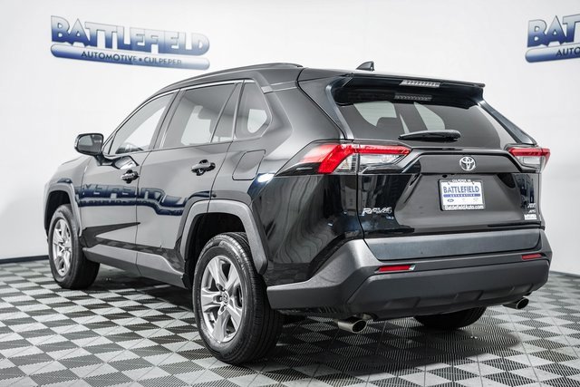 2023 Toyota RAV4 XLE photo 2