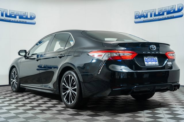 2018 Toyota Camry SE photo 4