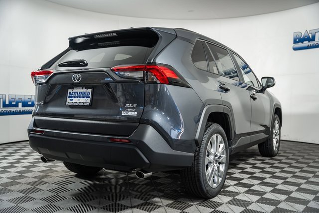 2025 Toyota RAV4 Premium XLE photo 3