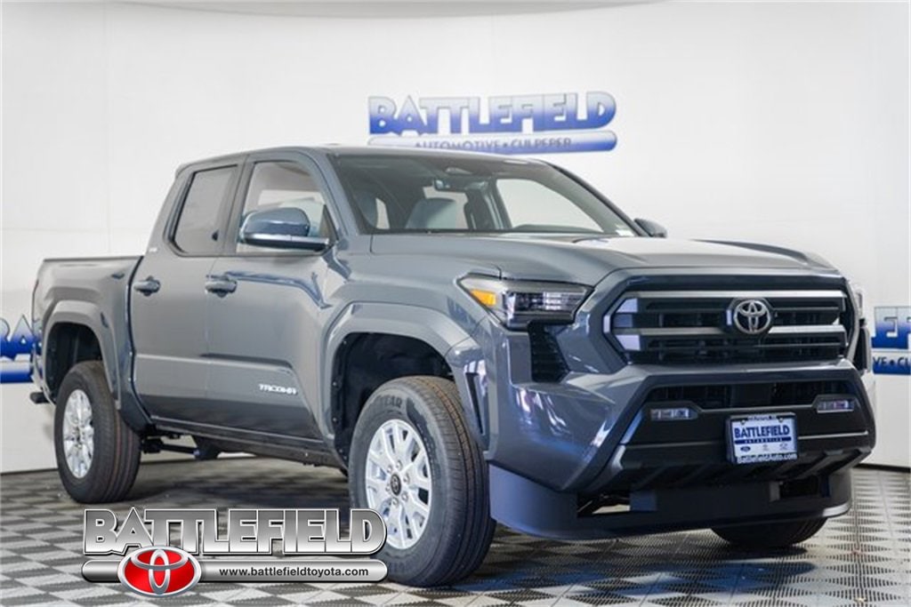 2025 Toyota Tacoma SR5's photo
