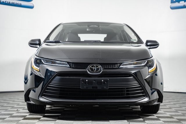 2023 Toyota Corolla LE photo 2