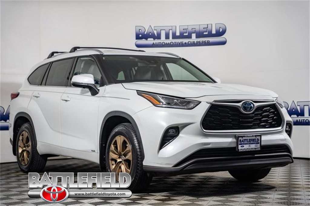 2022 Toyota Highlander Bronze Edition's photo