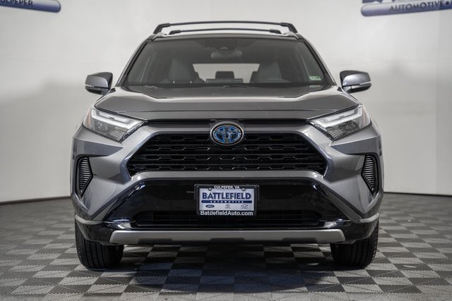 2024 Toyota RAV4 Hybrid SE photo 2