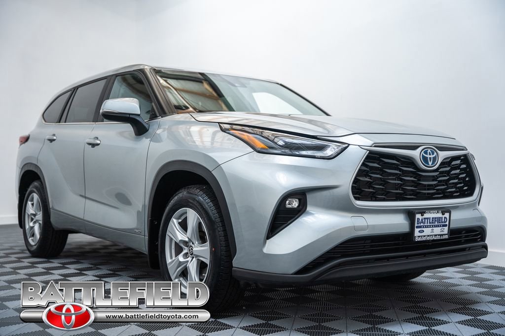 Used 2023 Toyota Highlander Hybrid LE SUV