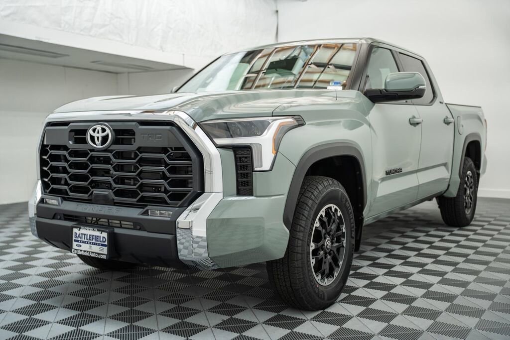 New 2026 Toyota Tundra SR5 SR5 CREWMAX 5.5