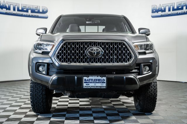 2019 Toyota Tacoma TRD Off-Road V6 photo 2
