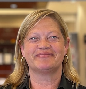 Staff member Sally Bochette from ID_5517444535f0