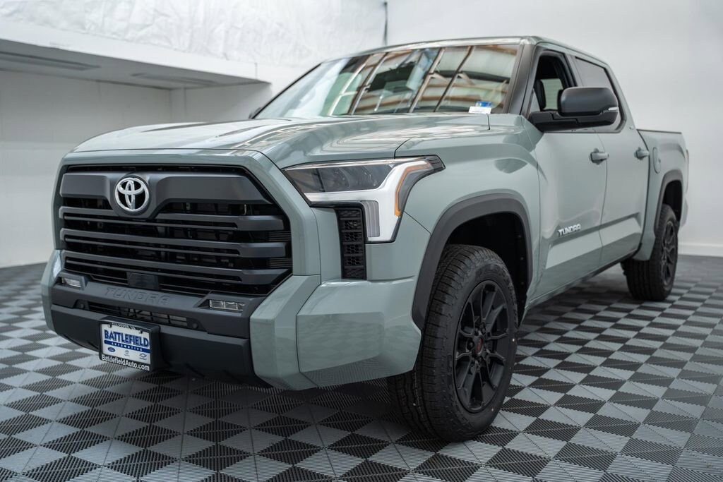 New 2026 Toyota Tundra SR5 SR5 CREWMAX 5.5