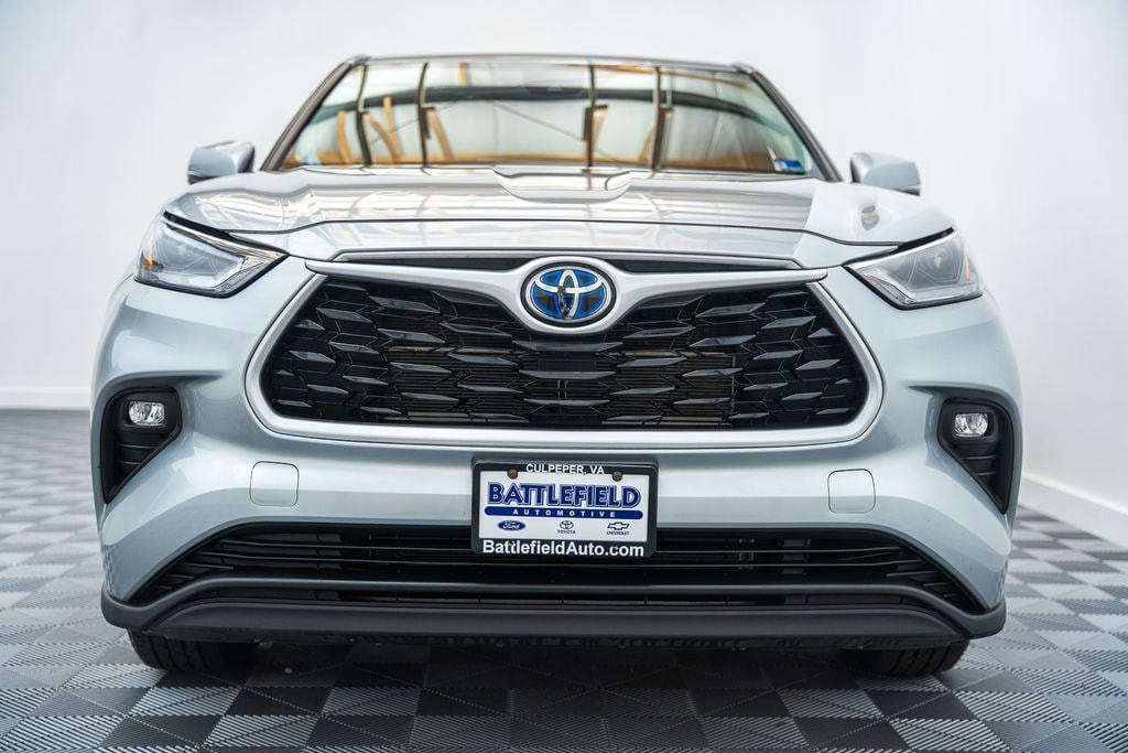 Used 2023 Toyota Highlander Hybrid LE SUV