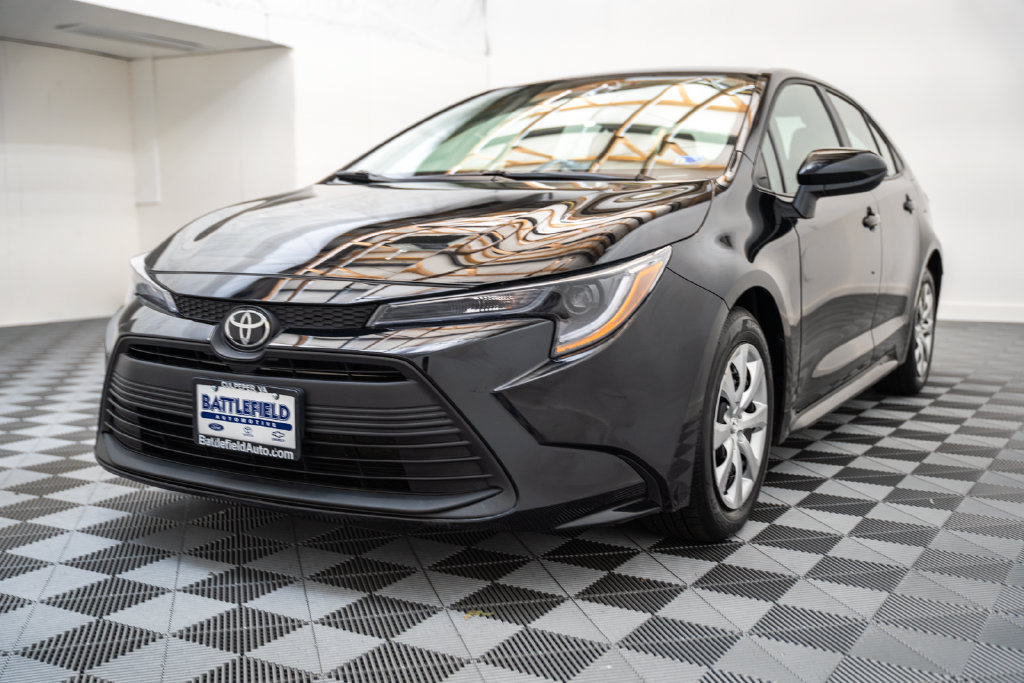 Certified 2025 Toyota Corolla LE Sedan