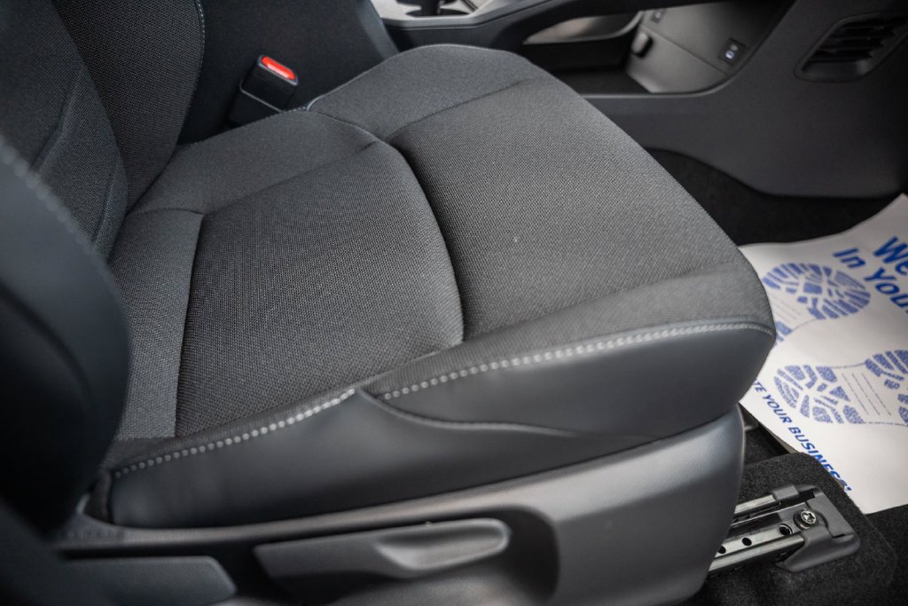 2026 Toyota C-HR SE - Photo 37