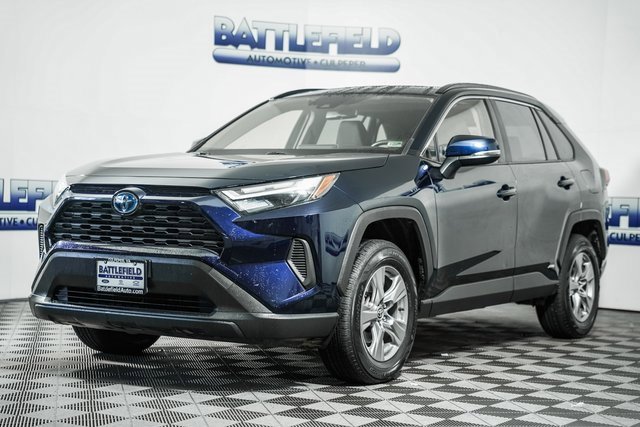 2023 Toyota RAV4 Hybrid XLE photo 3