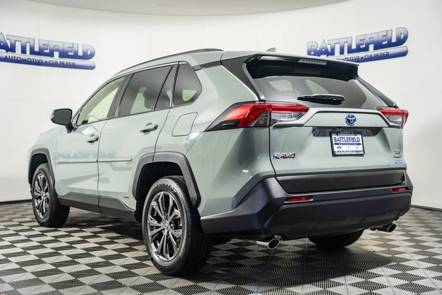 2022 Toyota RAV4 Hybrid XLE Premium photo 3