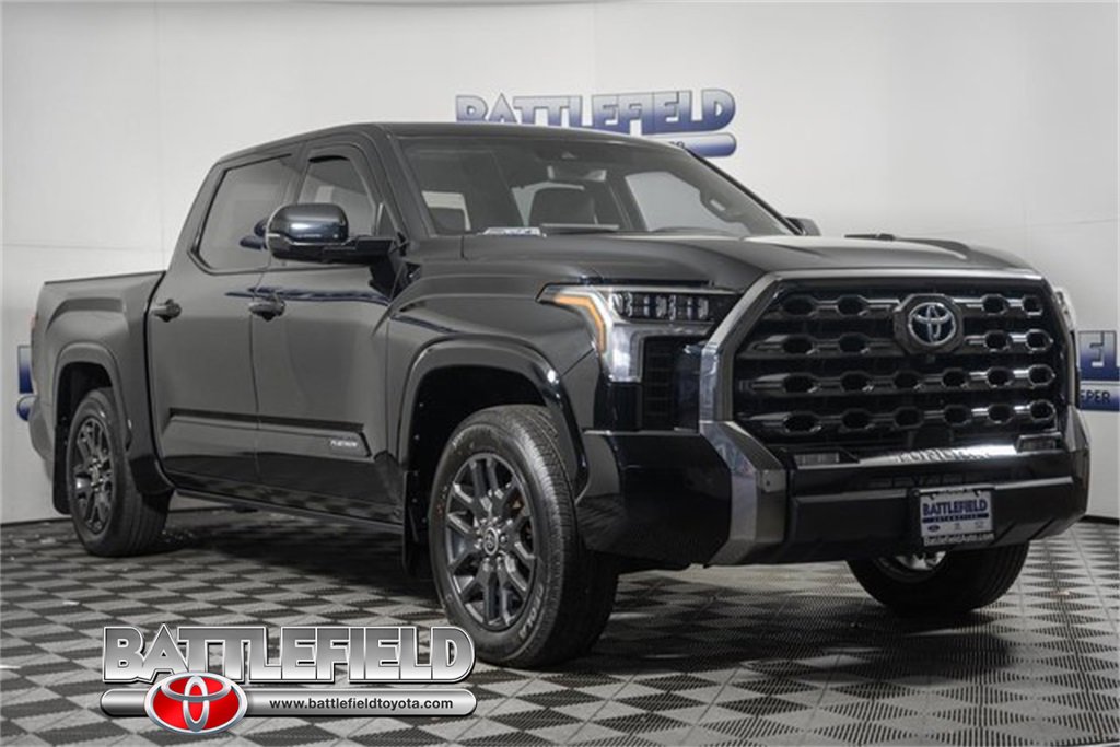 2023 Toyota Tundra Platinum's photo