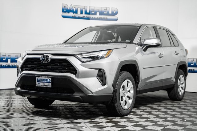 2025 Toyota RAV4 LE photo 3