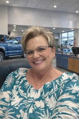 Staff member Robin Huff from ID_7b26de922a80