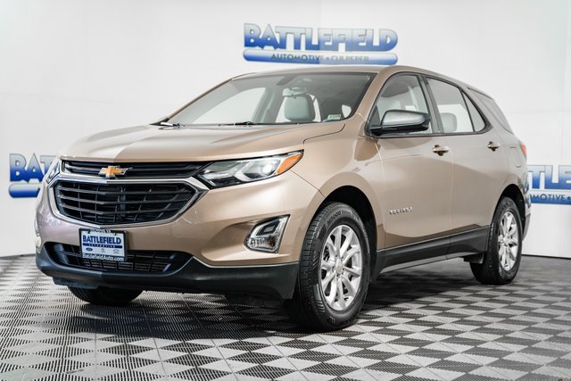 2018 Chevrolet Equinox LS photo 3
