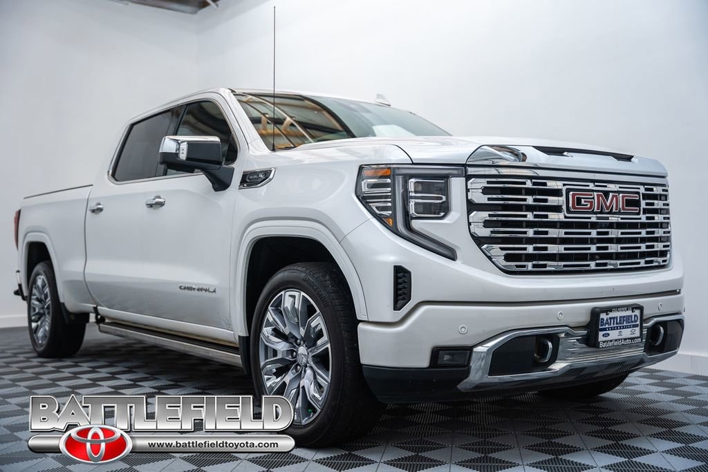 2022 GMC Sierra 4WD Crew Cab Short Box Denali's photo