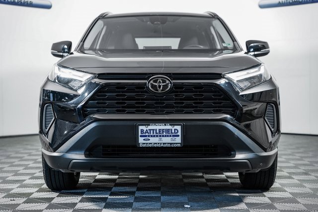 2023 Toyota RAV4 XLE photo 2