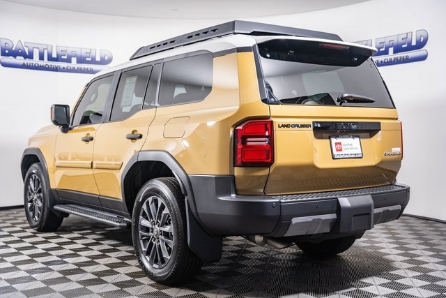 2025 Toyota Land Cruiser Base photo 4