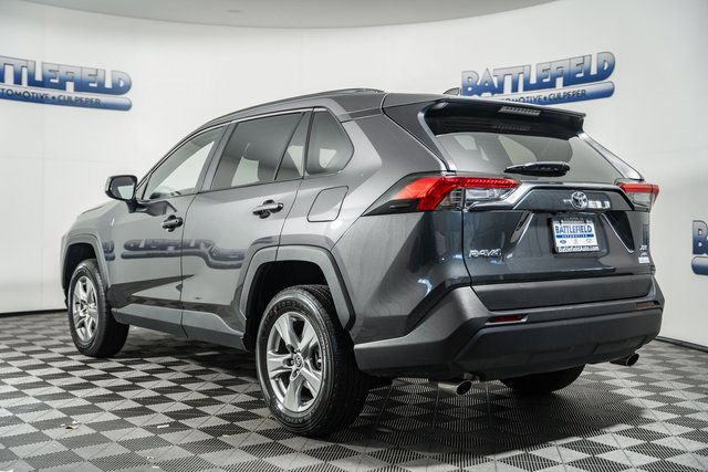 2025 Toyota RAV4 XLE photo 2