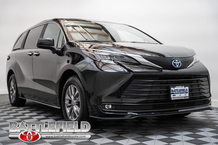 2025 Toyota Sienna XLE Van Passenger Van