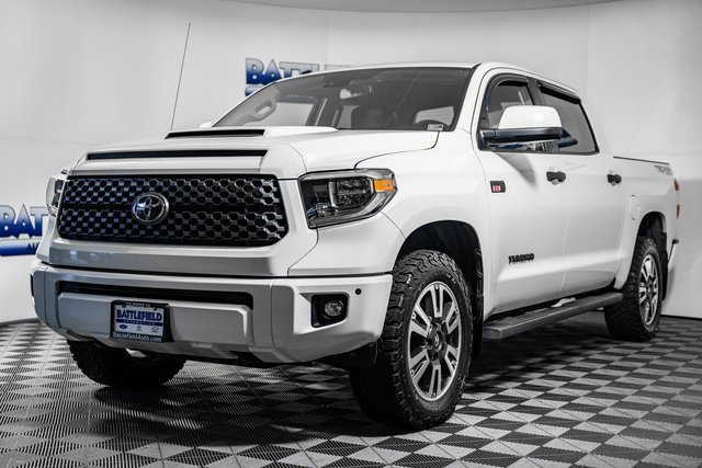 2018 Toyota Tundra SR5 photo 2