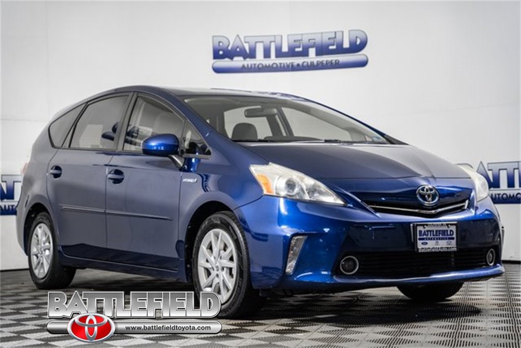 2013 Toyota Prius Base's photo