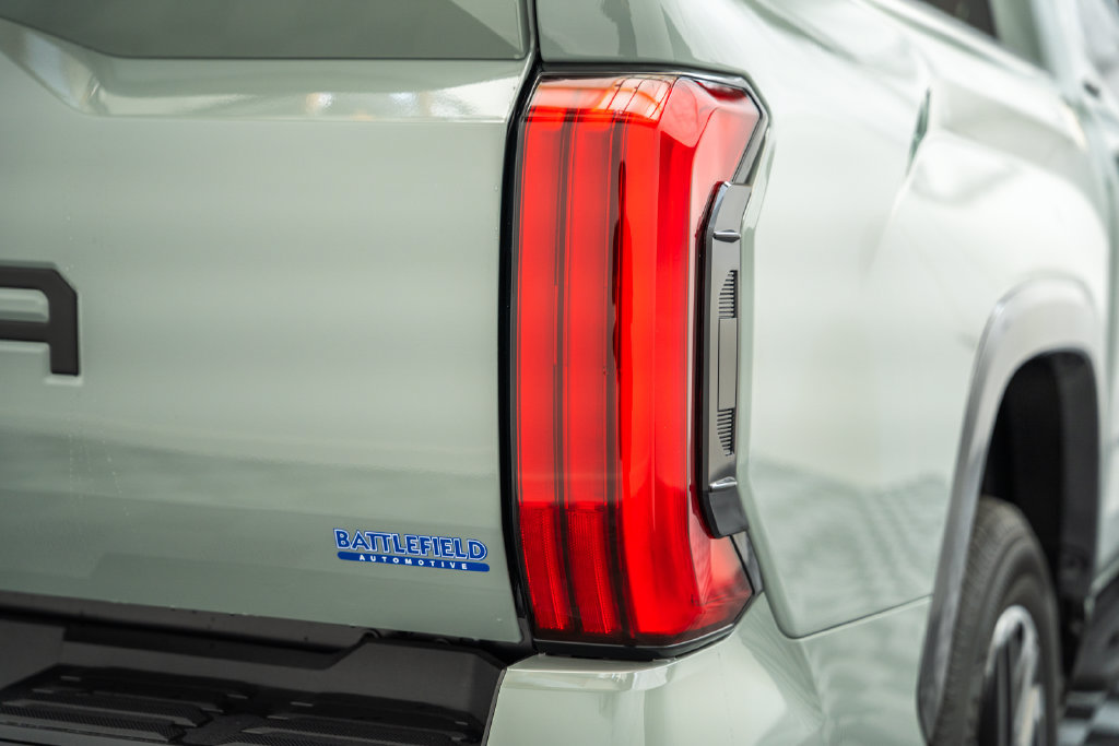 2026 Toyota Tundra Limited - Photo 9