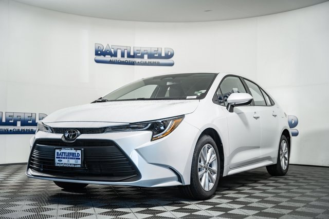 2026 Toyota Corolla LE photo 3