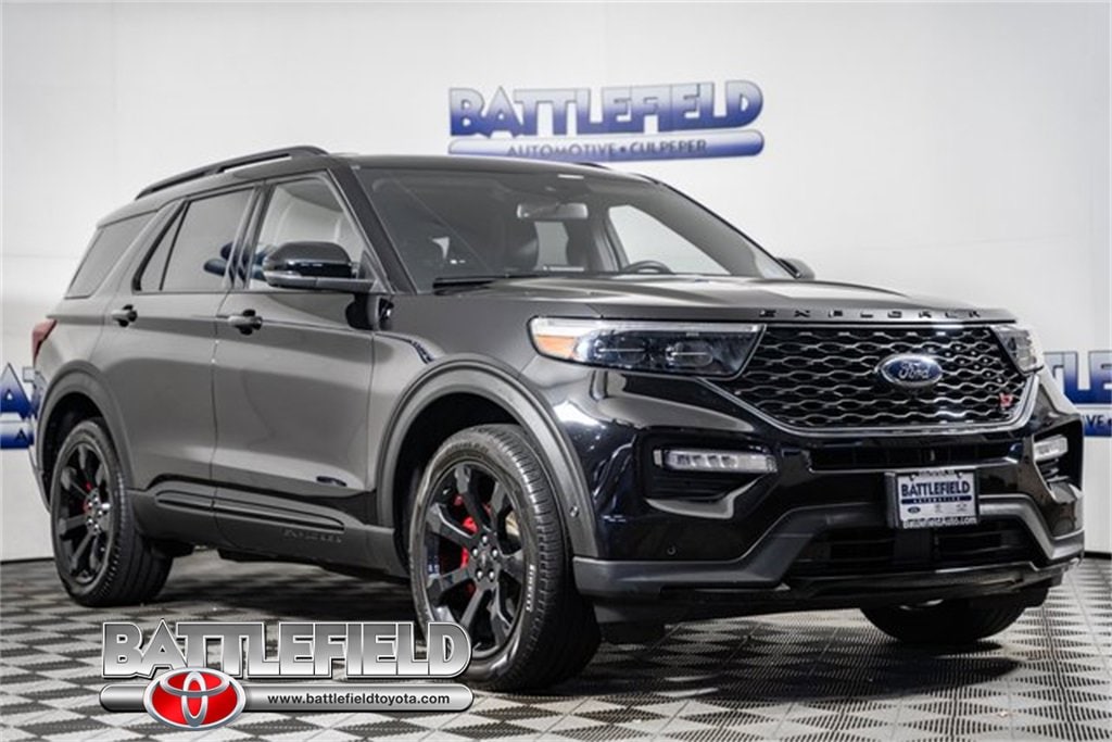 2022 Ford Explorer ST's photo