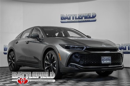 2023 Toyota Crown Platinum Sedan