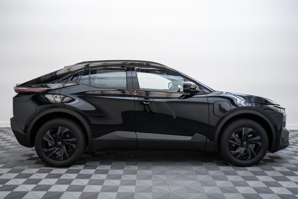 New 2026 Toyota C-HR SE SE AWD