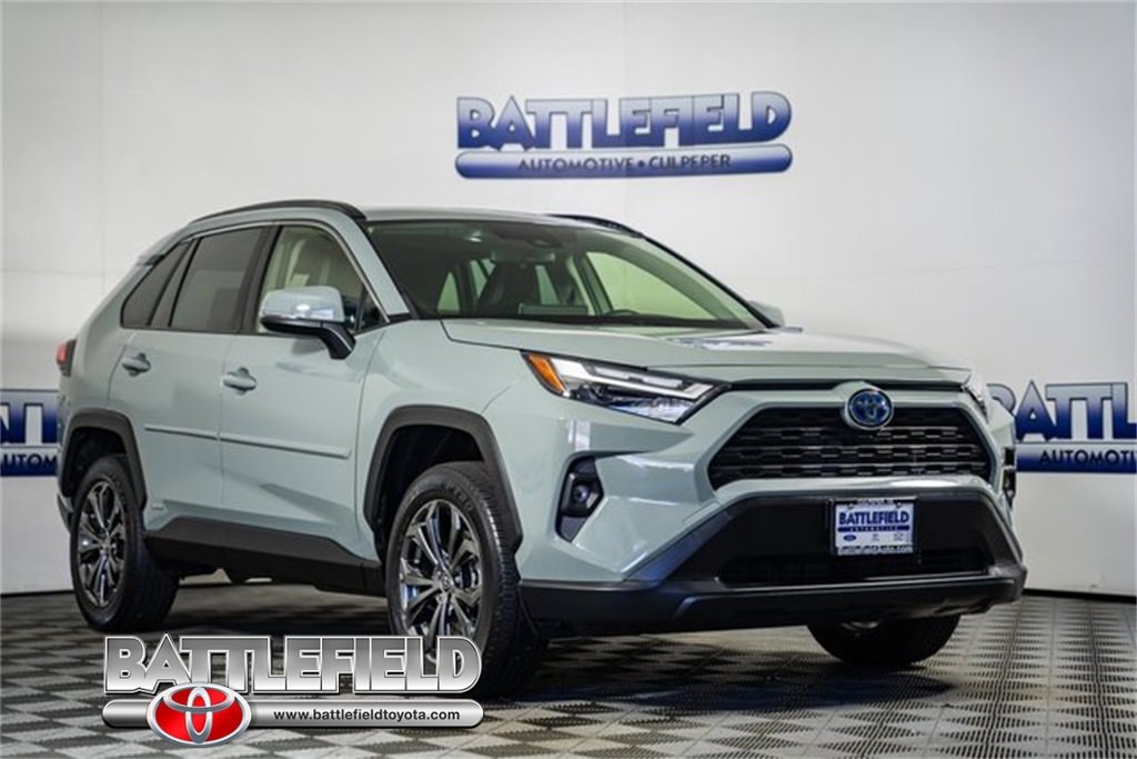 2022 Toyota RAV4 XLE Premium's photo