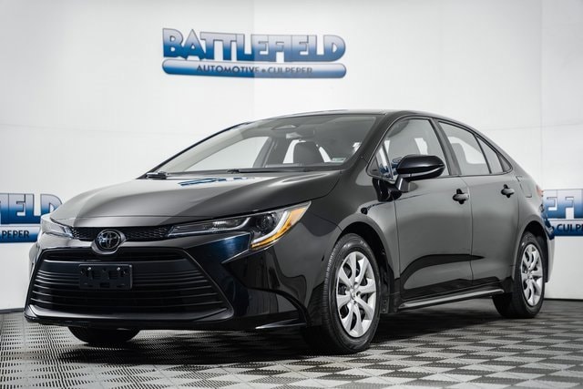2023 Toyota Corolla LE photo 3