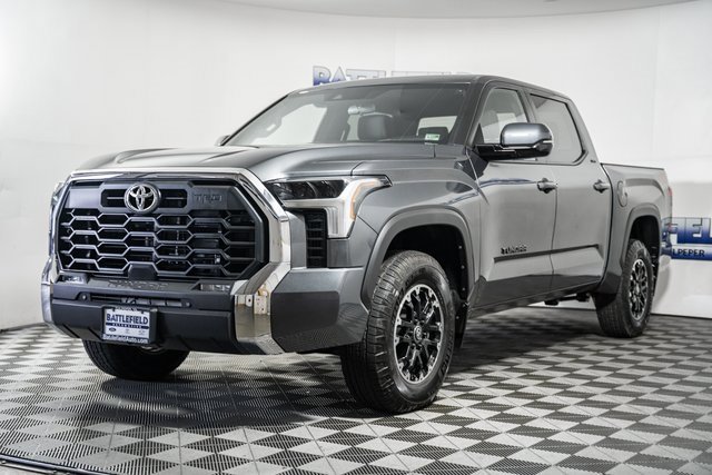 2026 Toyota Tundra SR5 CrewMax photo 3
