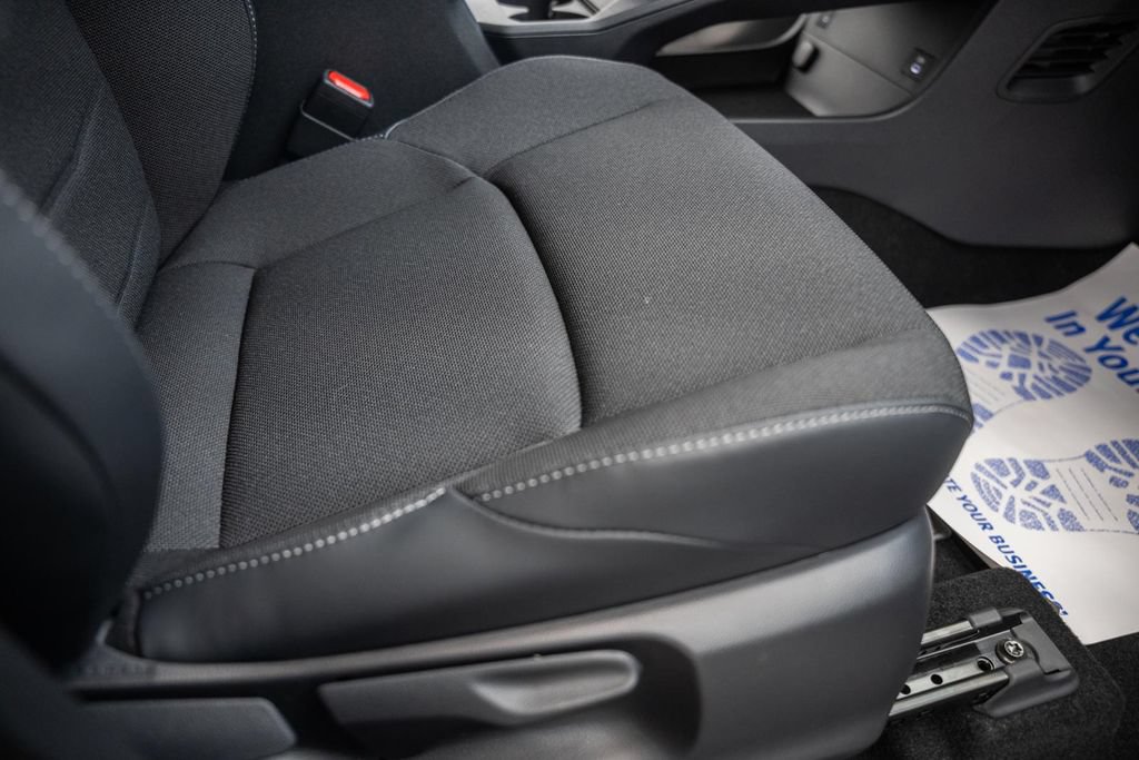 2026 Toyota C-HR SE - Photo 37