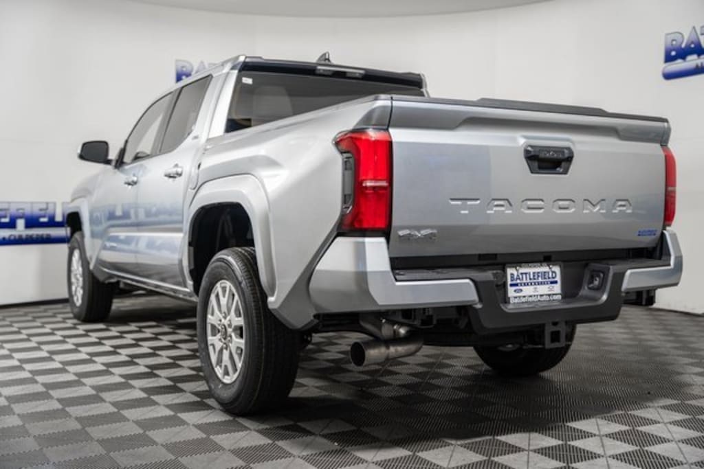 New 2026 Toyota Tacoma SR5 4X4 DOUBLE CAB