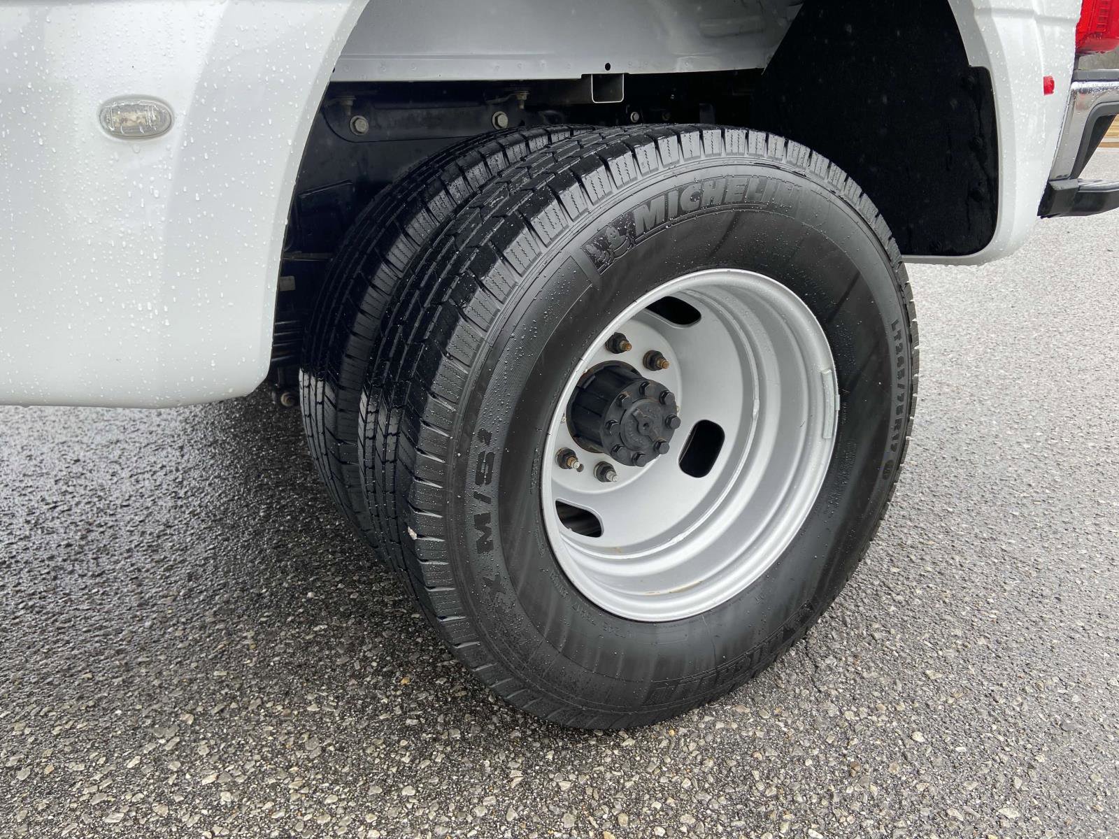 2024 Ford F-350 Super Duty XLT - Photo 9