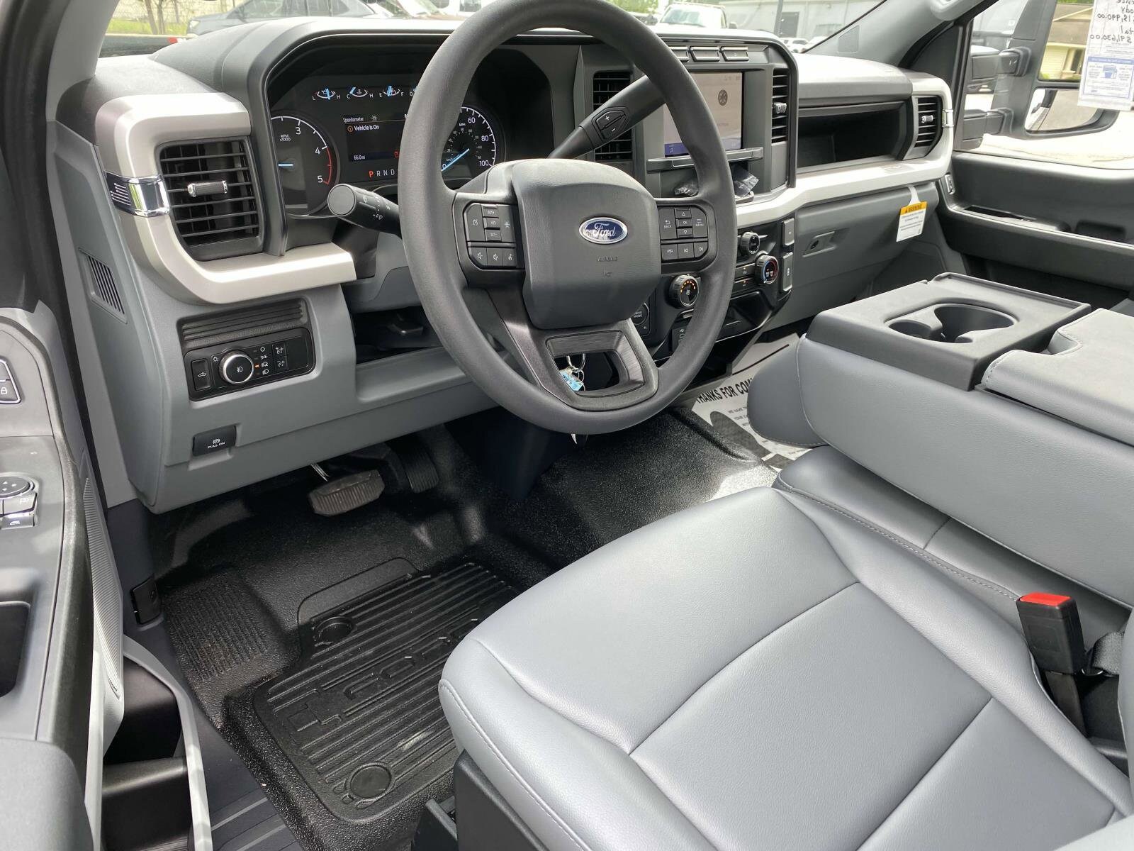 2024 Ford F-550 Super Duty Chassis Cab XL - Photo 8