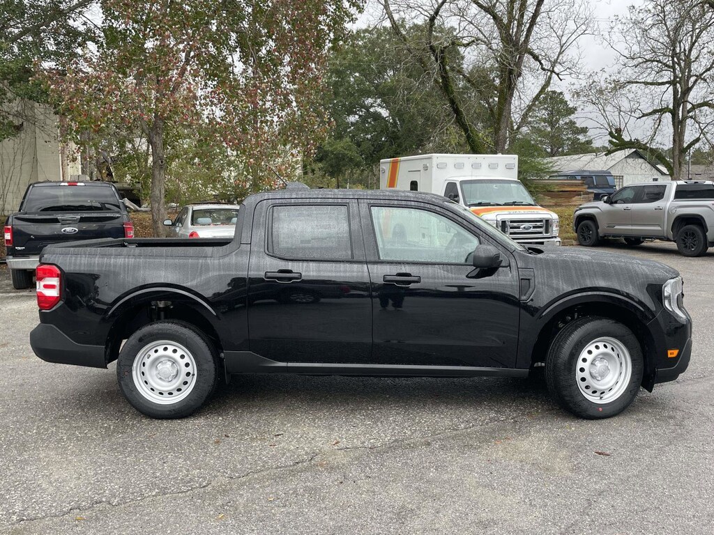 New 2025 Ford Maverick XL Truck SuperCrew