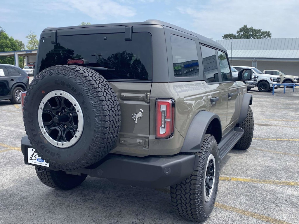 New 2026 Ford Bronco Outer Banks SUV