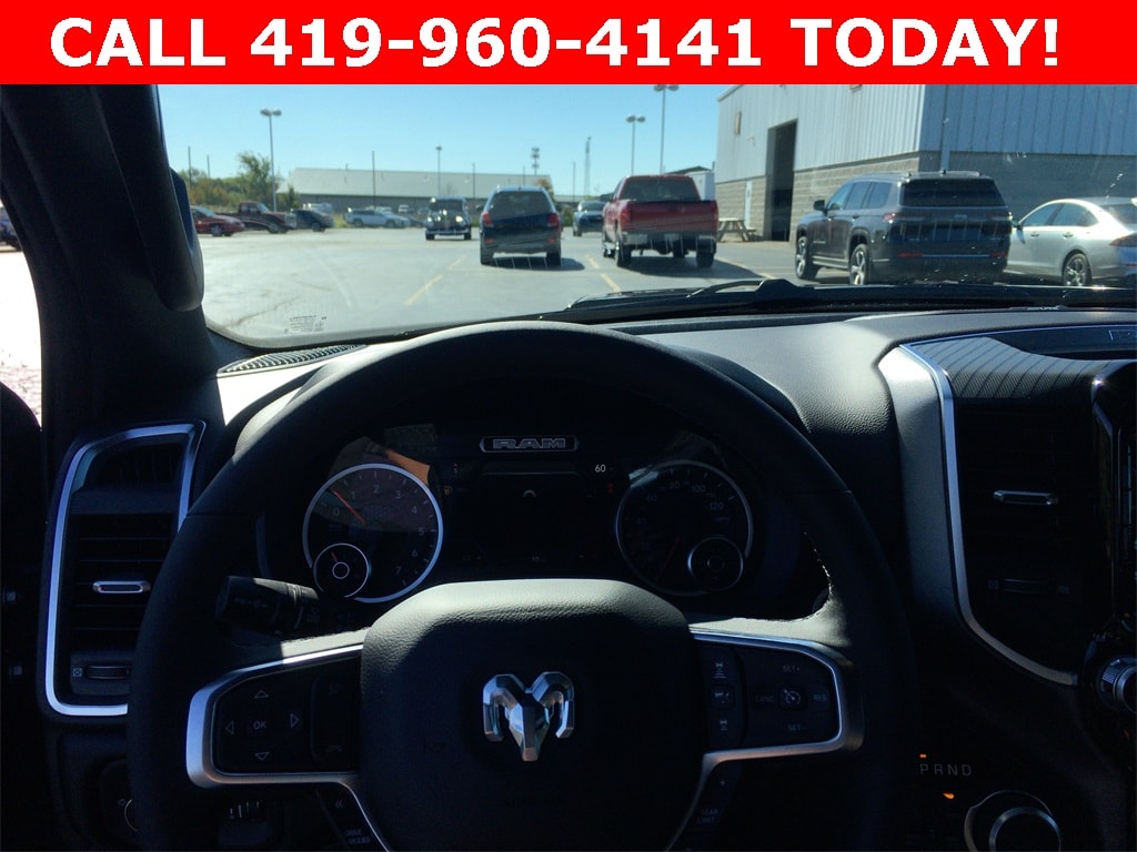 New 2026 Ram 1500 BIG HORN CREW CAB 4X4 5'7 BOX Pickup