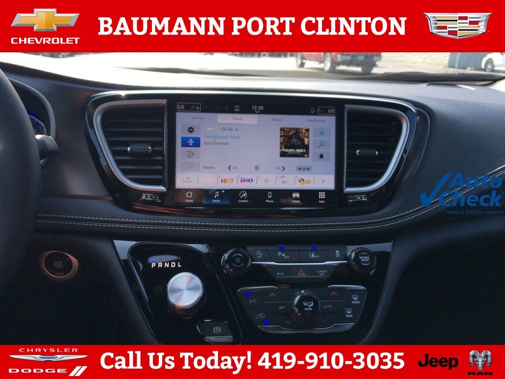 2026 Chrysler Pacifica Select - Photo 21