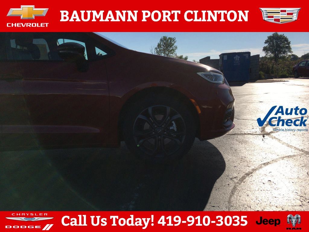 2026 Chrysler Pacifica Select - Photo 26