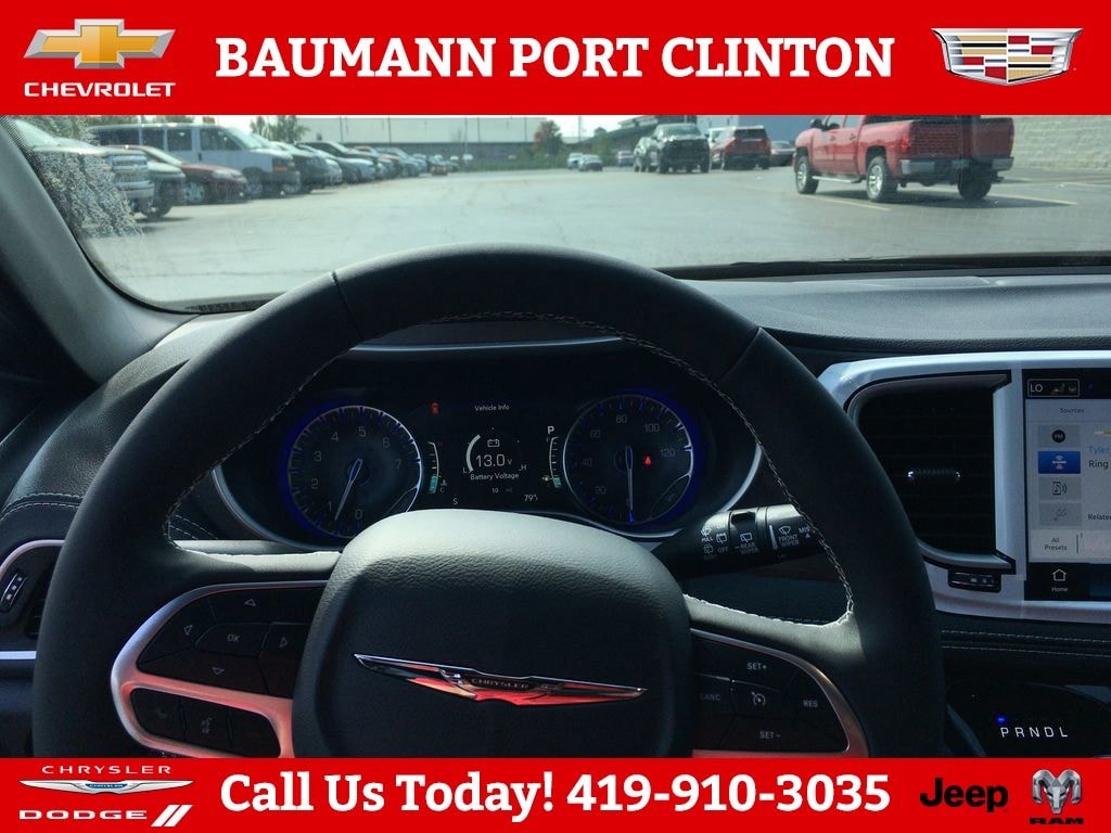 New 2026 Chrysler Pacifica SELECT AWD Passenger Van