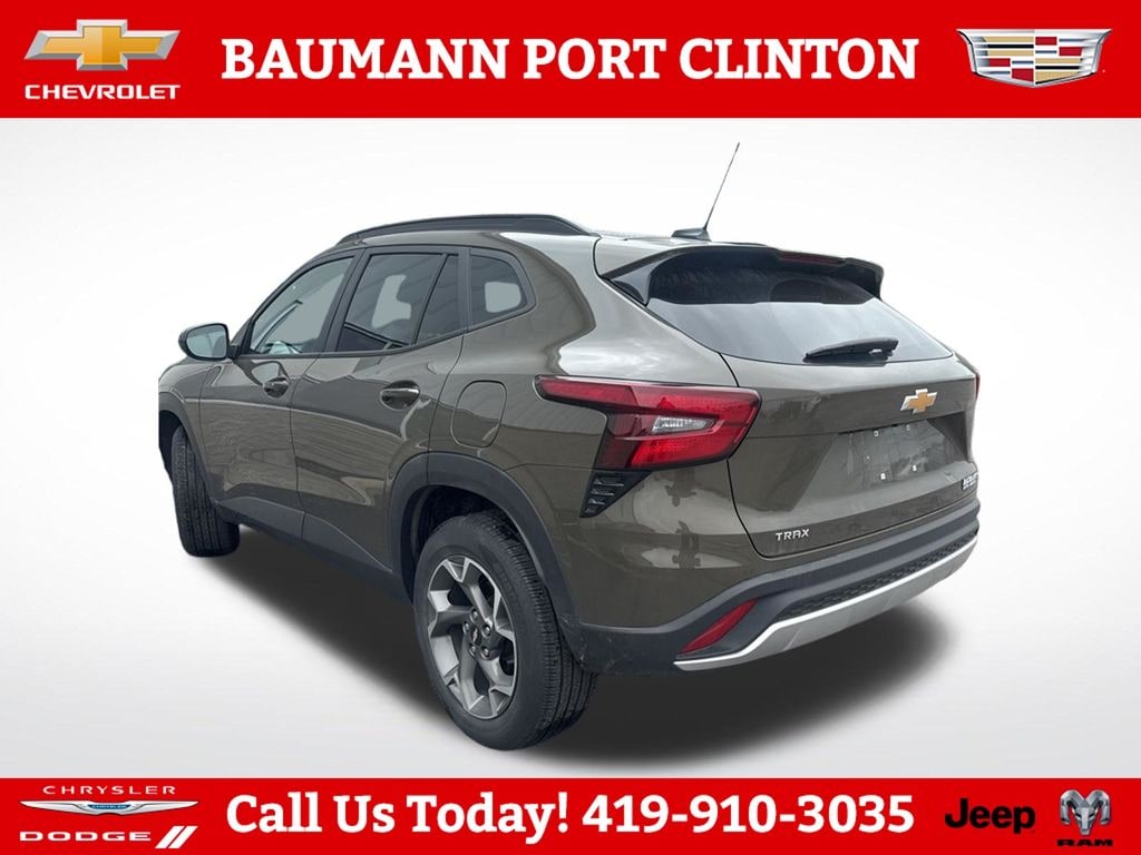 Used 2024 Chevrolet Trax LT SUV