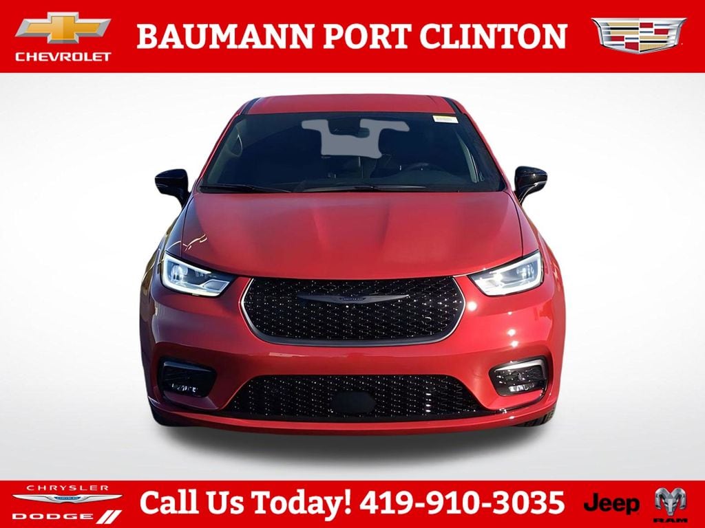 2026 Chrysler Pacifica Select - Photo 11