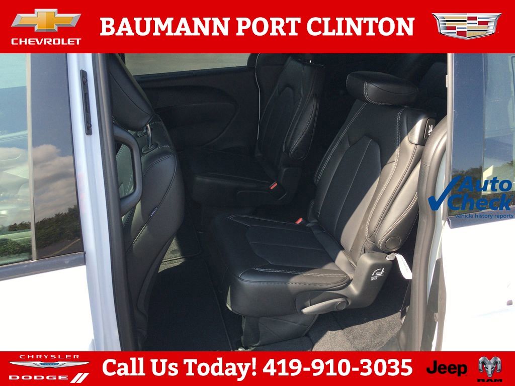 2026 Chrysler Pacifica Select - Photo 15